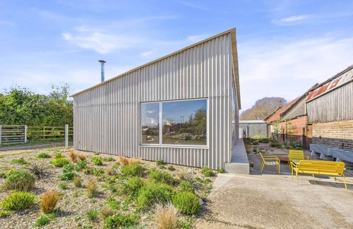 Cowes House | South Barns a spacious barn conversion near Cowes.
