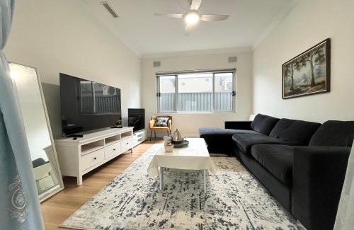 Brighton-le-Sands House | South bay Beach and AirPort