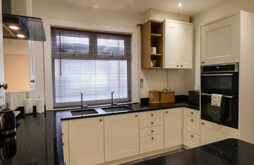 Bridlington House | SOUTH BAY BEACH HOUSE, pet friendly, with a garden in Bridlington