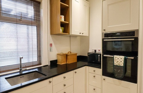 Bridlington House | SOUTH BAY BEACH HOUSE, pet friendly, with a garden in Bridlington