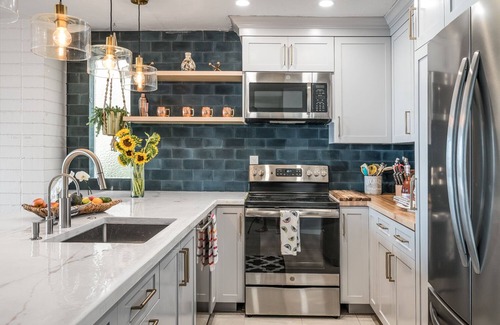Balboa Island House | South Bayfront Home with Patio and Rooftop