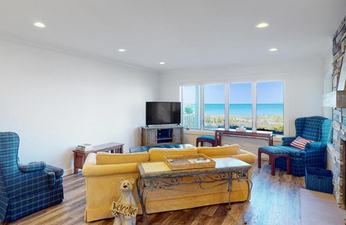 Glen Arbor Apartment | South Beach 8