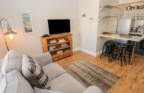 Tenby Cottage | South Beach at The Hideaway