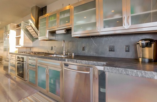 South Mission Beach Condo | South Beach | Oceanfront 5BR in Mission Beach
