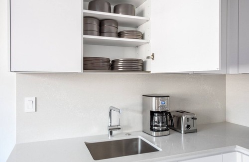 Telegraph Hill Apartment | South Boston 1BR w/W/D, steps from Carson & M St. Beach by Blueground