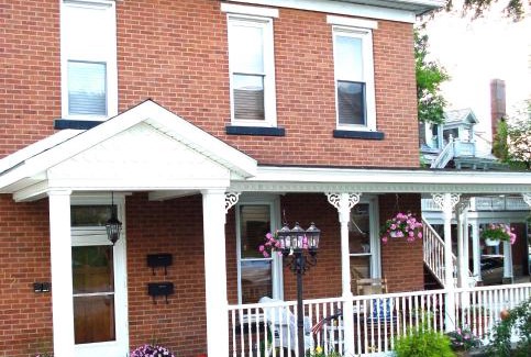 Scottdale Apartment | South Broadway Manor B&B - Near Fallingwater, Ohiopyle State Park, Hiking & Biking trails GAP