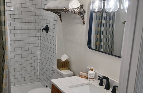 Masaryktown Cottage | South Brooksville, New Cozy Cottage, Convenient. 30 minutes from Tampa