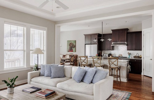 Travis Heights House | South Congress Craftsman (Luxury Living-Steps from SoCo)