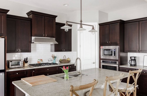 Travis Heights House | South Congress Craftsman (Luxury Living-Steps from SoCo)