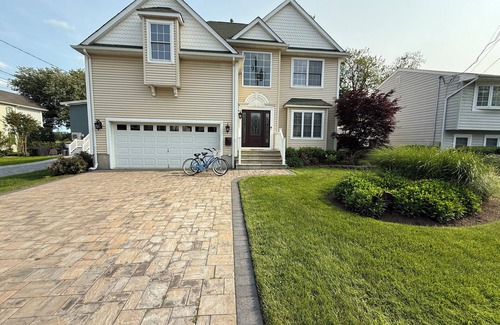 Spring Lake Heights House | South End 4BR, 5 pool beach badges, bikes. Shady private yard. sleeps 10