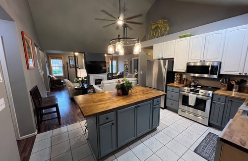South Hills House | South Eugene Home Close to Campus Pet Friendly