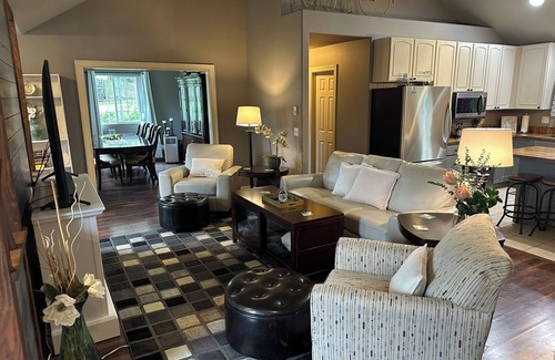 South Hills House | South Eugene Home Close to Campus Pet Friendly