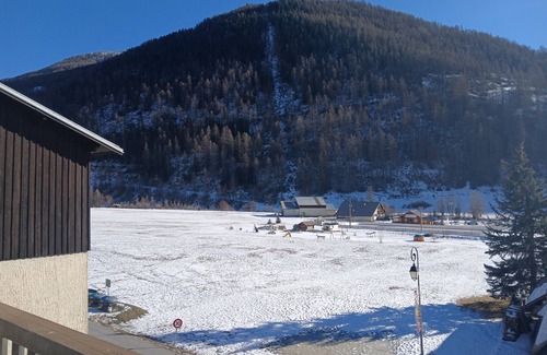 Aiguilles Apartment | South-facing 32m2 studio in the village of Aiguilles in the heart of the Queyras.