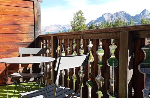 Pra Loup Apartment | South-facing apartment for 6 with large terrace and beautiful view of the slopes