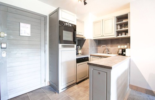 Flaine Apartment | South-facing newly renovated 2-bed apartment