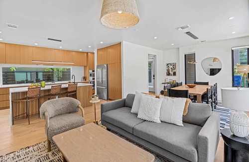 South Manchaca House | South First, Breweries, City Retreat - ATX Oasis