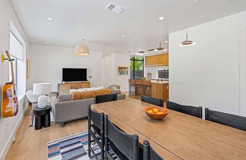 South Manchaca House | South First, Breweries, City Retreat - ATX Oasis
