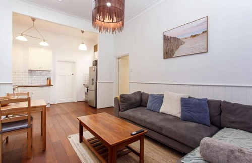 South Fremantle Cottage | South Fremantle Hideaway close to South Beach
