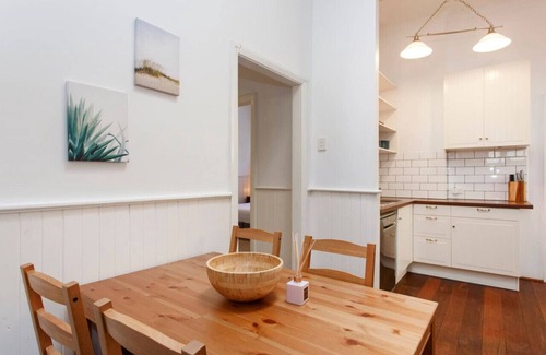 South Fremantle Cottage | South Fremantle Hideaway close to South Beach
