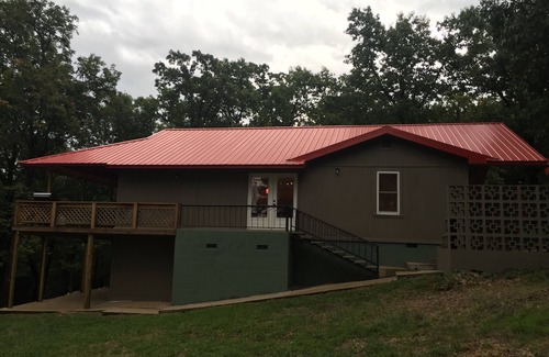 Eucha Cabin | South Grand Lake Front with Hot Tub near Disney & New Circle Drive