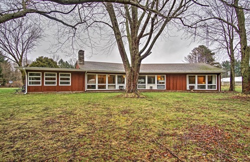 South Haven House | South Haven Home ~ 1 Mi to Lake Michigan!