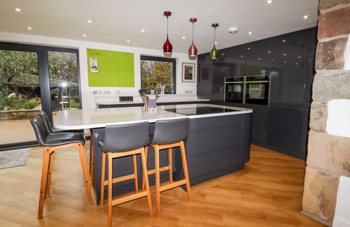 Leek House | SOUTH HILLSWOOD FARM, family friendly, with pool in Leek
