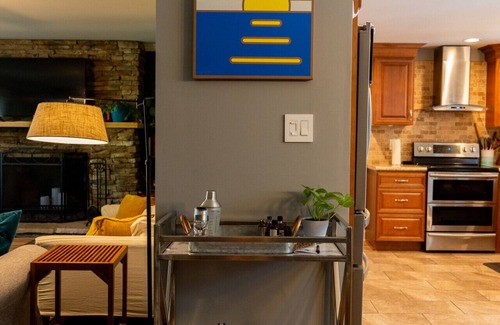 Knoxville Apartment | South Knox Spot | Grill, Outdoor Pool & Lounge!
