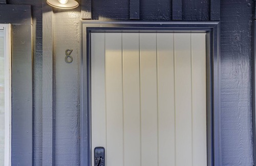Lakeside Park Apartment | South Lake Chalet #8-New Boutique Suite-Minutes to Heavenly & Lake Tahoe