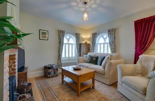 Lowestoft House | South Lodge
