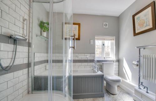 Lowestoft House | South Lodge