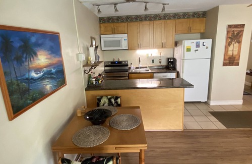 Kihei Condo | South Maui, Condo in Kihei, Great Location - Top Floor, Quiet And Private!