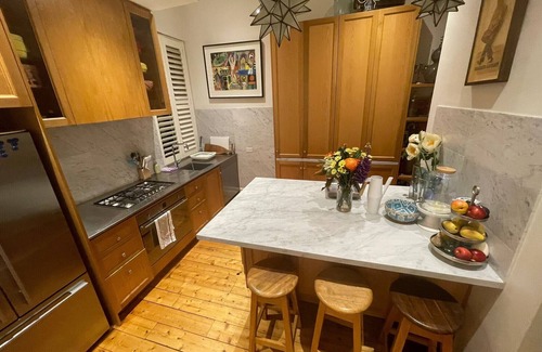 South Melbourne House | South Melbourne Terrace on Emerald Hill Luxe accommodation,parking walk to CBD