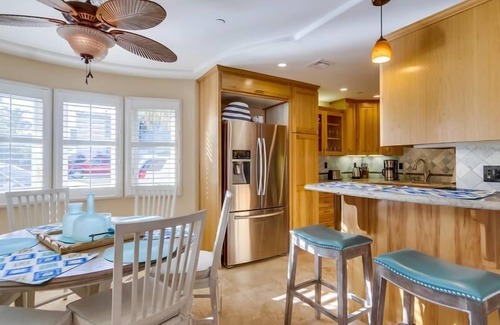 South Mission Beach House | South Mission Beach Retreat | 2BR Near the Shore