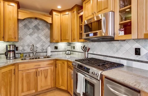 South Mission Beach House | South Mission Beach Retreat | 2BR Near the Shore