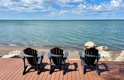 Leamington House | South of 42 - Point Pelee beachfront cottage