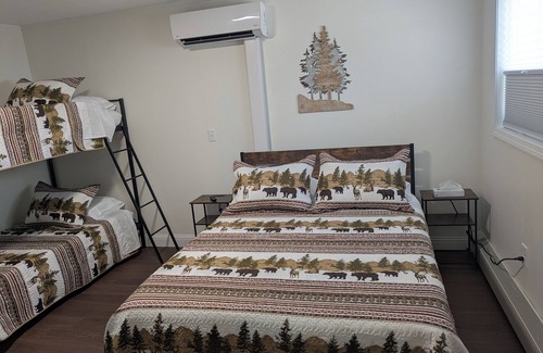 Canaan Hotel | South of the Border VT Room 2