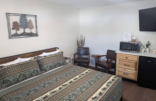 Canaan Apartment | South of the Border VT Room 1