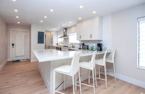 Captiva House | South Seas Beach Cottage 1408: Remodeled 2BR/2BA, Screened Lanai, Heated Pool.