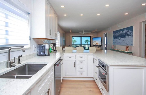Captiva House | South Seas Beach Cottage 1408: Remodeled 2BR/2BA, Screened Lanai, Heated Pool.