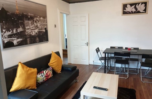 South Shields Apartment | South Shield's Hidden Gem Garnet 3 Bedroom Apartme