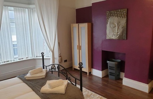 South Shields Apartment | South Shield's Hidden Gem Garnet 3 Bedroom Apartme