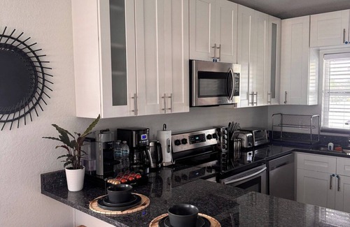 North Hyde Park House | South Tampa Home | Central, Pet-Friendly & Comfy