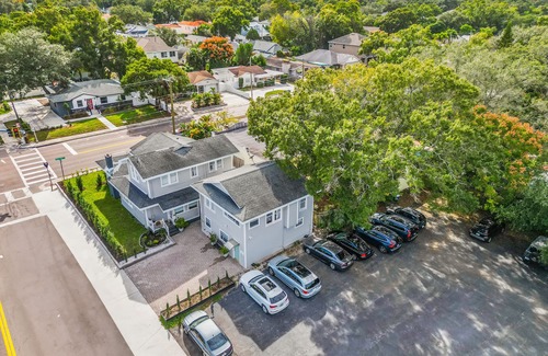 Palma Ceia Apartment | South Tampa: Near Hyde Park, Near Bayshore, Near Downtown