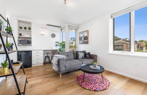 South Yarra Apartment | South Yarra apartment with stunning views