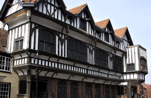 Southampton City Centre Apartment | Southampton Central Apartments | King size bed