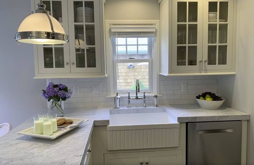 Village of Southampton House | Southampton Star Host, 2wk min. Msg 4 dtlsnFall, Wntr, US Open, and Summer 2026