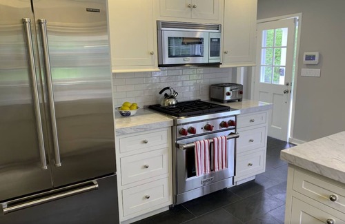 Village of Southampton House | Southampton Star Host, 2wk min. Msg 4 dtlsnFall, Wntr, US Open, and Summer 2026