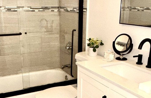 Gardena Apartment | SouthBAY Beaches/SoFi&ClippersStadium/LAX Amazing Apart