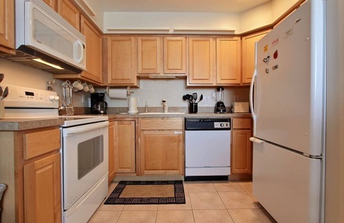 Avalon Condo | Southend, 2 bedroom first floor condo on a quiet street.