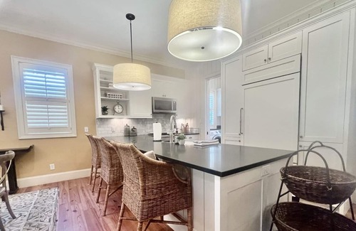 Palmetto Bluff Cottage | Southern Charm!! Lovely Tennis Cottage Includes Golf Cart and Bikes!!